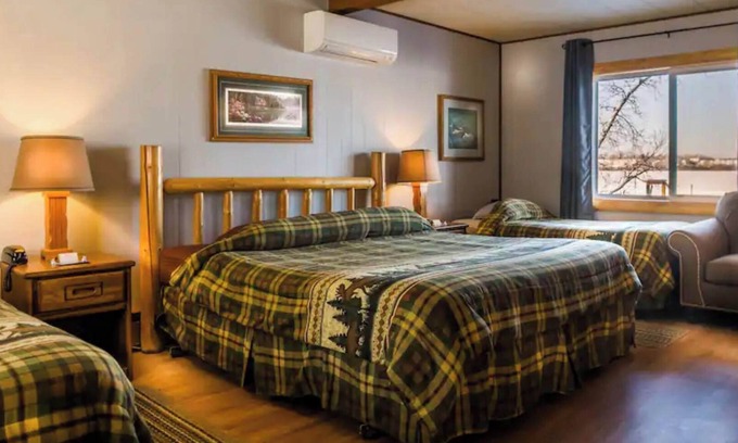 Rice Lake Cabin | Unwind at the lake in Room 12 - Loons Lair - Curriers Lakeview Lodge