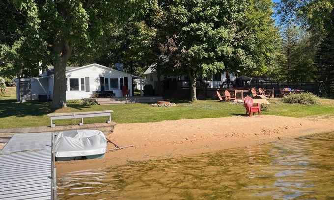 Gobles Cottage | Unwind at the Stunning Fischer's Getaway Lakefront Cottage!