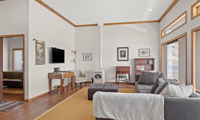Centennial House | Unwind & enjoy this home as you explore the mountains of Wyoming