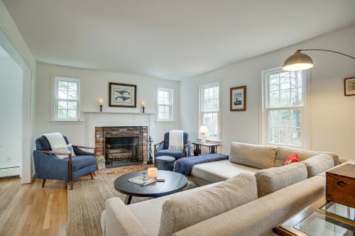 Chatham House | Unwind Fireside! Chatham Home 3 Mi to Main Street