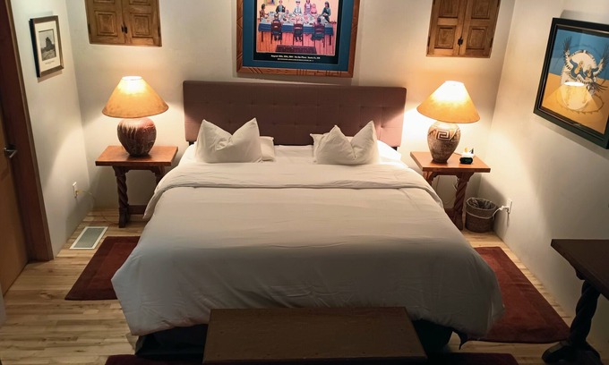 Historic Eastside Condo | Unwind in solitude, bask in relaxation, enjoy convenience — near Canyon Road