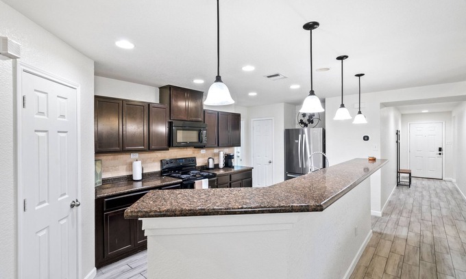 San Antonio House | Unwind in Style and Comfort