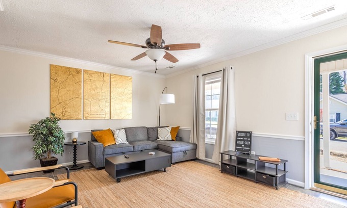 Winston - Salem House | Unwind in Style: Pet-Friendly - Hot Tub - Washer