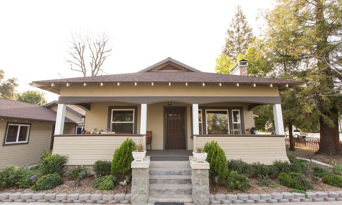 Paso Robles House | UNWIND ON VINE- A Beautiful Place to Stay and Short Walk to Downtown