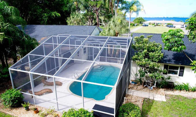 Trailer Estates House | π Unwind & Relax Bay View NEW GAME ROOM Heated Pool Close to Beaches