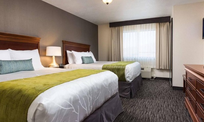 Kimball Junction Hotel | Unwind, Relax, Repeat! Free Breakfast, Indoor Pool, Free Shuttle, Pets Allowed!