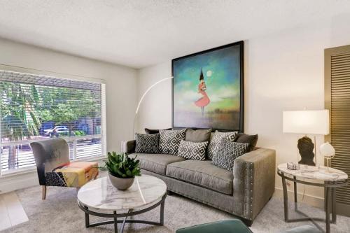 Uptown Apartment | Unwind September Specials Marquee Uptown Galleria