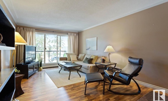 Southwest Edmonton Condo | UofA, UofA Hospital, Cafés, Trails, Whyte Ave!