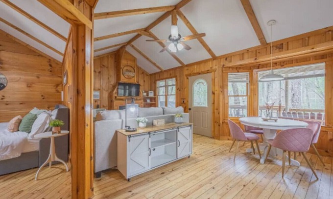 Dahlonega Cabin | Up Country, Creekside/Hot Tub