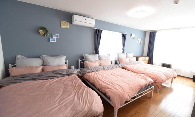 Nishi Apartment | Up to 8 guests, comfy room in Miyanosawa