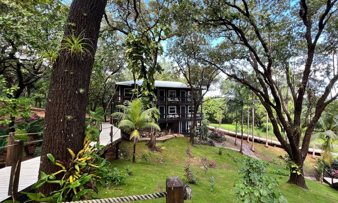 Mud Hole Cabin | Upachaya