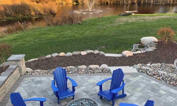 Elk River House | Updated 2BR-PoolTable-Theatre-Trails-Fountain-ERX