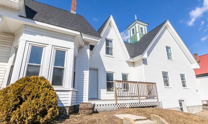 Sunapee Apartment | Updated 3 bedroom vacation rental in Sunapee