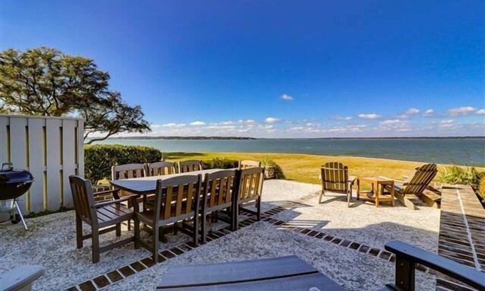 Harbour Town House | Updated 4-Bed Villa w/Stunning Water Views in the heart of Harbour Town