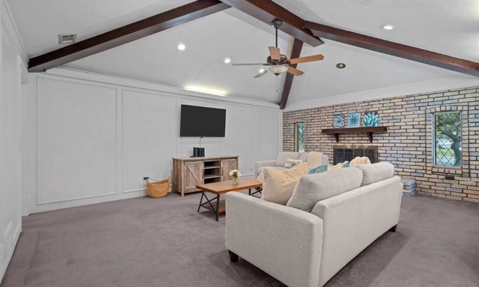 Allen House | Updated 4 BR 2 BA Spacious Home in the Heart of Allen