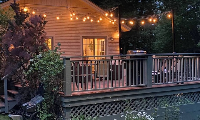 Stowe House | Updated and Spacious 3BR +loft