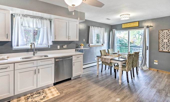 Bellwood Apartment | Updated Apartment ~ 13 Mi to Downtown Chicago