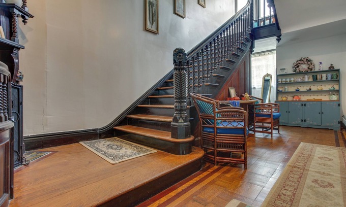 East Orange Apartment | Updated Apartment: Near New York City!