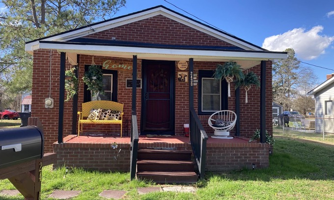 Winterville House | Updated bungalow with screened in porch in rear.
