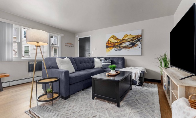 Green Bay Apartment | Updated Centrally Located Boho Suite