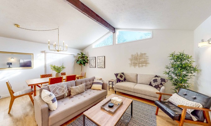 Simonton Lake House | Updated charmer with a well-equipped kitchen