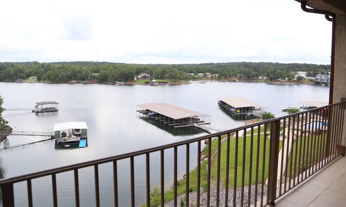 Jasper Condo | UPDATED Condo on Beautiful Smith Lake