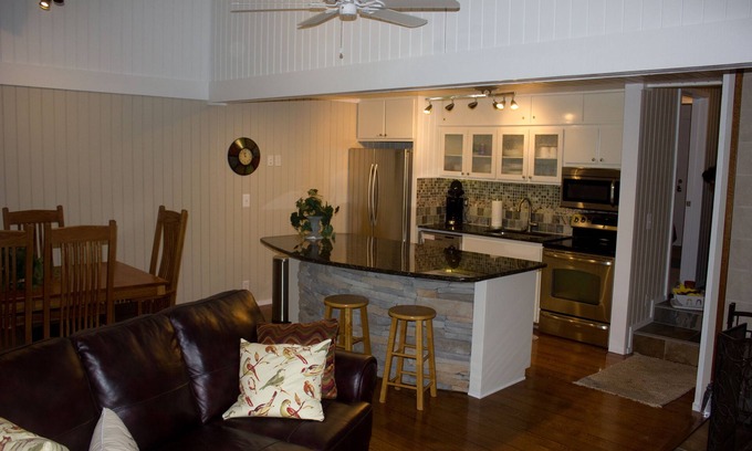 Bellaire Condo | Updated Condo @ Schuss Mt., Pool outside the front door and golf/skiing in back