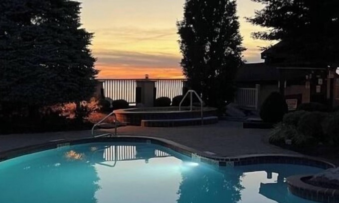 Port Clinton Condo | Updated condo, two master suites with king beds, private balcony