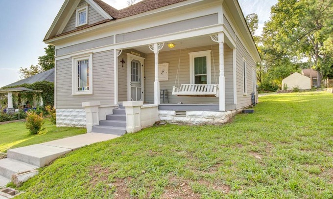 Cotter House | Updated Cotter Cottage Walk to White River!