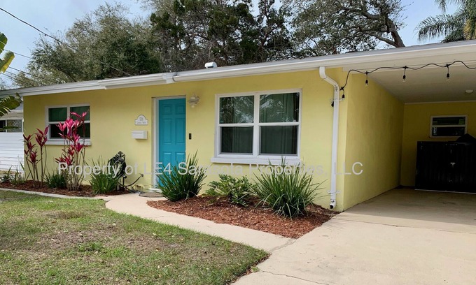 Laurel Park Apartment | Updated Downtown Sarasota unit convenient to beaches & attractions