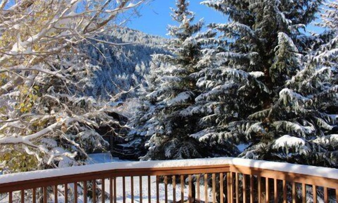 Eagle-Vail House | Updated Eagle-Vail 4 bedroom Duplex with Private Hot Tub and Sauna. Sleeps 10.