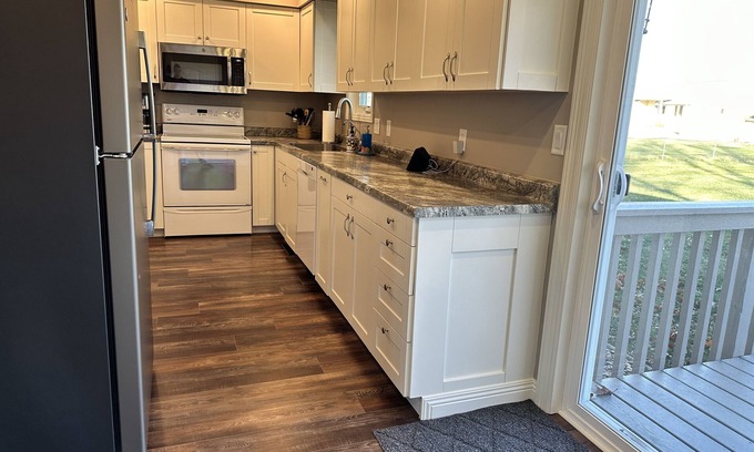 Grand Island House | Updated Family Home for a Comfortable Stay