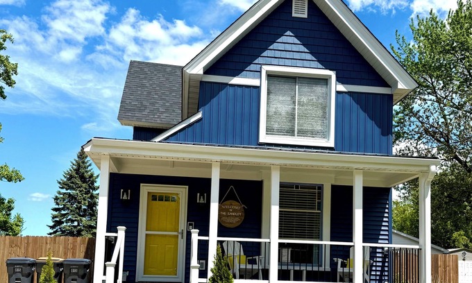 South Haven House | Updated! Great Location: Walk to Beach & Downtown.