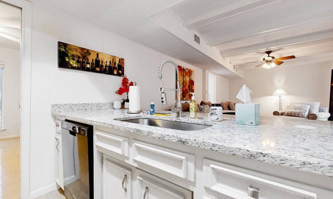 Vance Jackson House | Updated home with a large enclosed yard, al fresco dining, bright interior, & AC