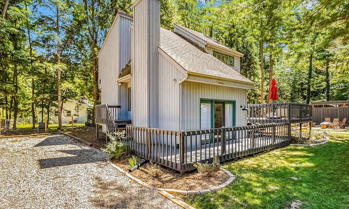 Shorewood-Tower Hills-Harbert House | Updated home with private hot tub, firepit & outdoor space - near Warren Dunes