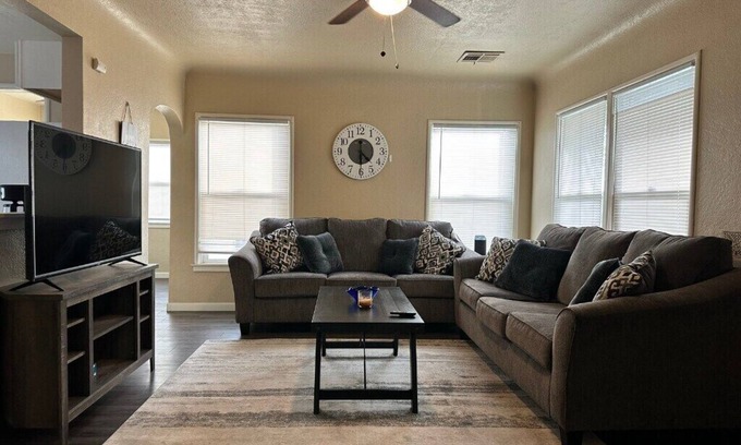 Hanford House | Updated House Great Location
