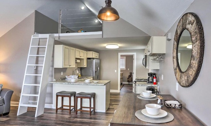 Lorain Apartment | Updated Lake Erie Home about 34 Mi to Cedar Point!