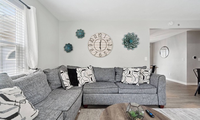 Lansing House | Updated Lansing Home | 4BR w Basement Theater Room