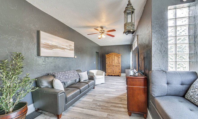 Natrona House | Updated New Kensington Home w/Deck: 22 Mi to PGH!