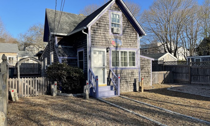 Oak Bluffs House | Updated Oak Bluffs home! Close to everything!