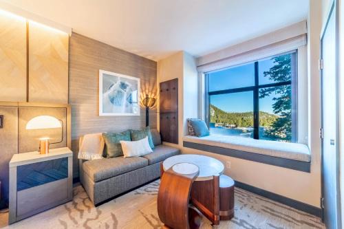 Mammoth Lakes Apartment | Updated Pet Friendly Monache Studio with Views!