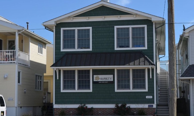 North End Condo | Updated, quiet rear unit, close to all attractions.