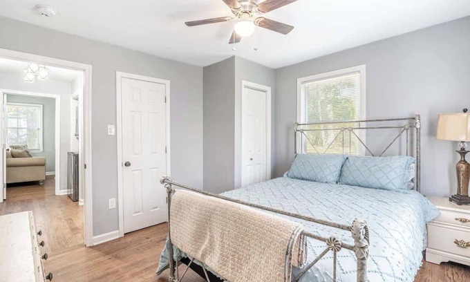 Columbia House | Updated, Security Cameras, Fast Wi-Fi, Smart TV