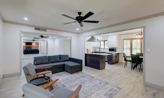 Raisin House | Updated Spacious Home