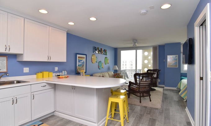 Rehoboth Beach Condo | Updated Studio with Great Views!