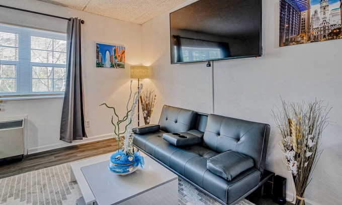 Surfside Beach Condo | Updated studio with WiFi, full kitchen, onsite pool and tennis courts