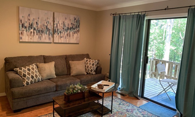 Fairfield Bay House | Updated walk-in condo, only steps from the community pool