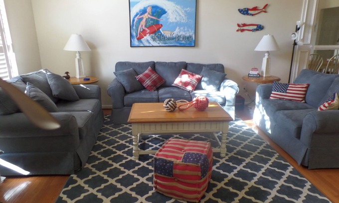 Wedgefield Villa | Updated with everything you need for family fun time, just minutes to beach!