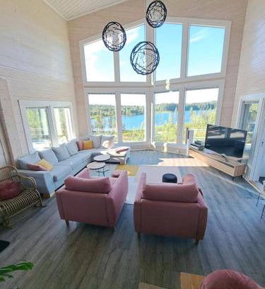 Taivalkoski Villa | Upea huvila Taivalkoskella