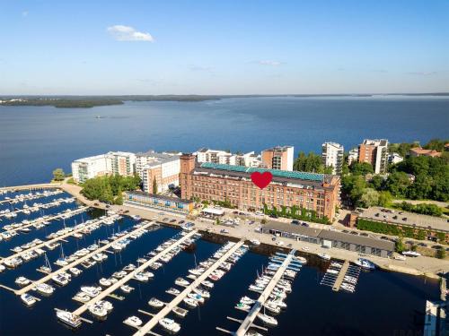 Tampere Apartment | Upea loftsuite, järvinäkymä, wifi, sauna & spa